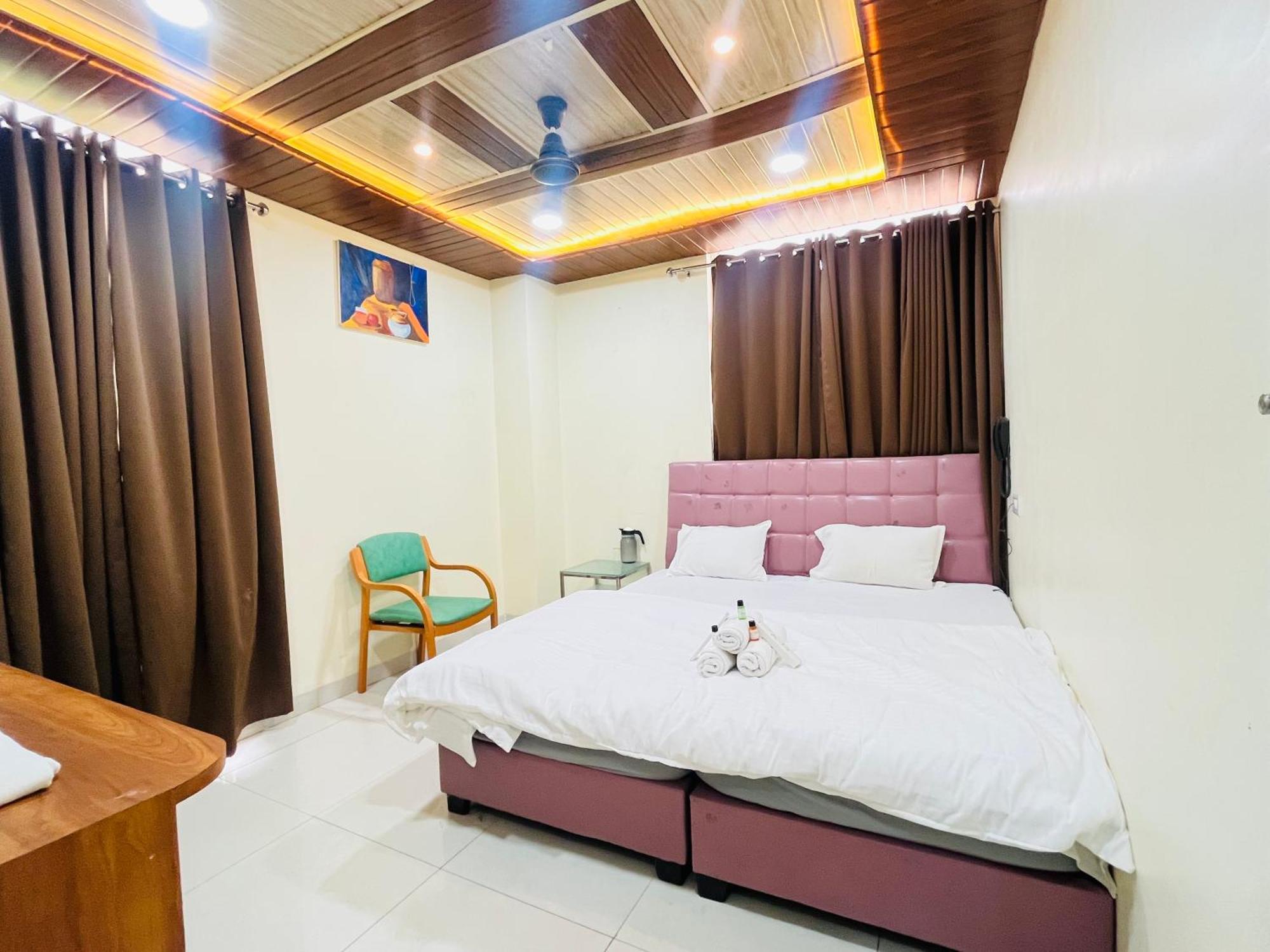 Shri Shiv Ganga Bhakt Niwas Hotel Ujjain Exterior photo